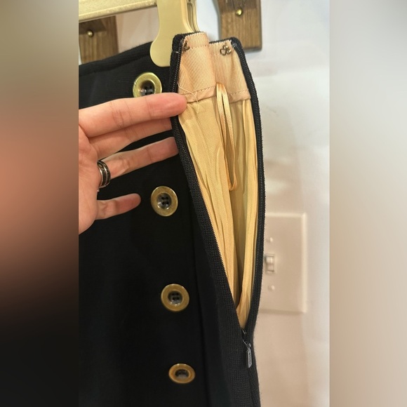 NWT Chloe Black Wool Knit Mini Skirt Gold Tone Button Detail FR 42 (US 10) - Picture 9 of 14